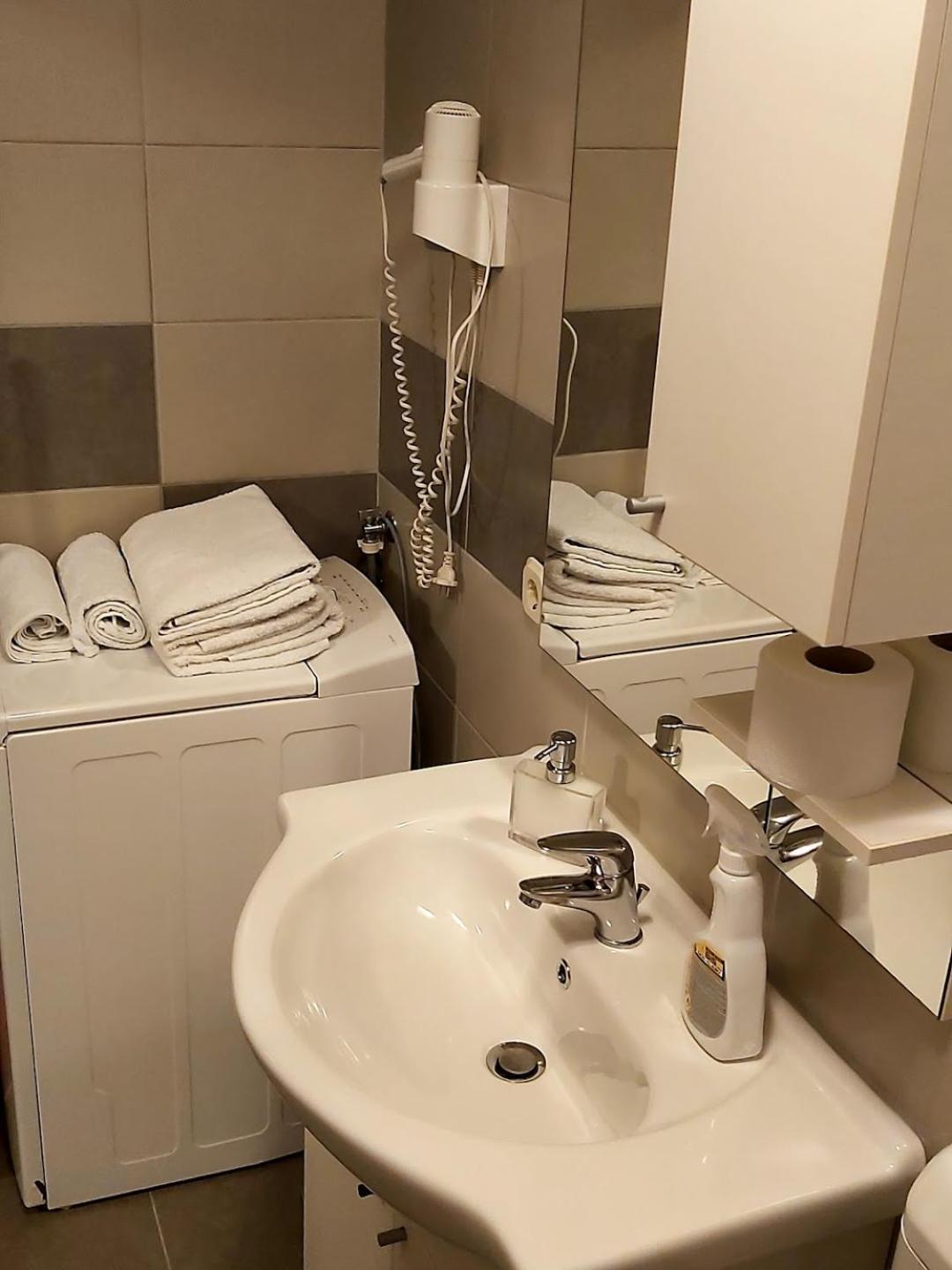 Apartmani I Sobe Mara Palit Exterior photo