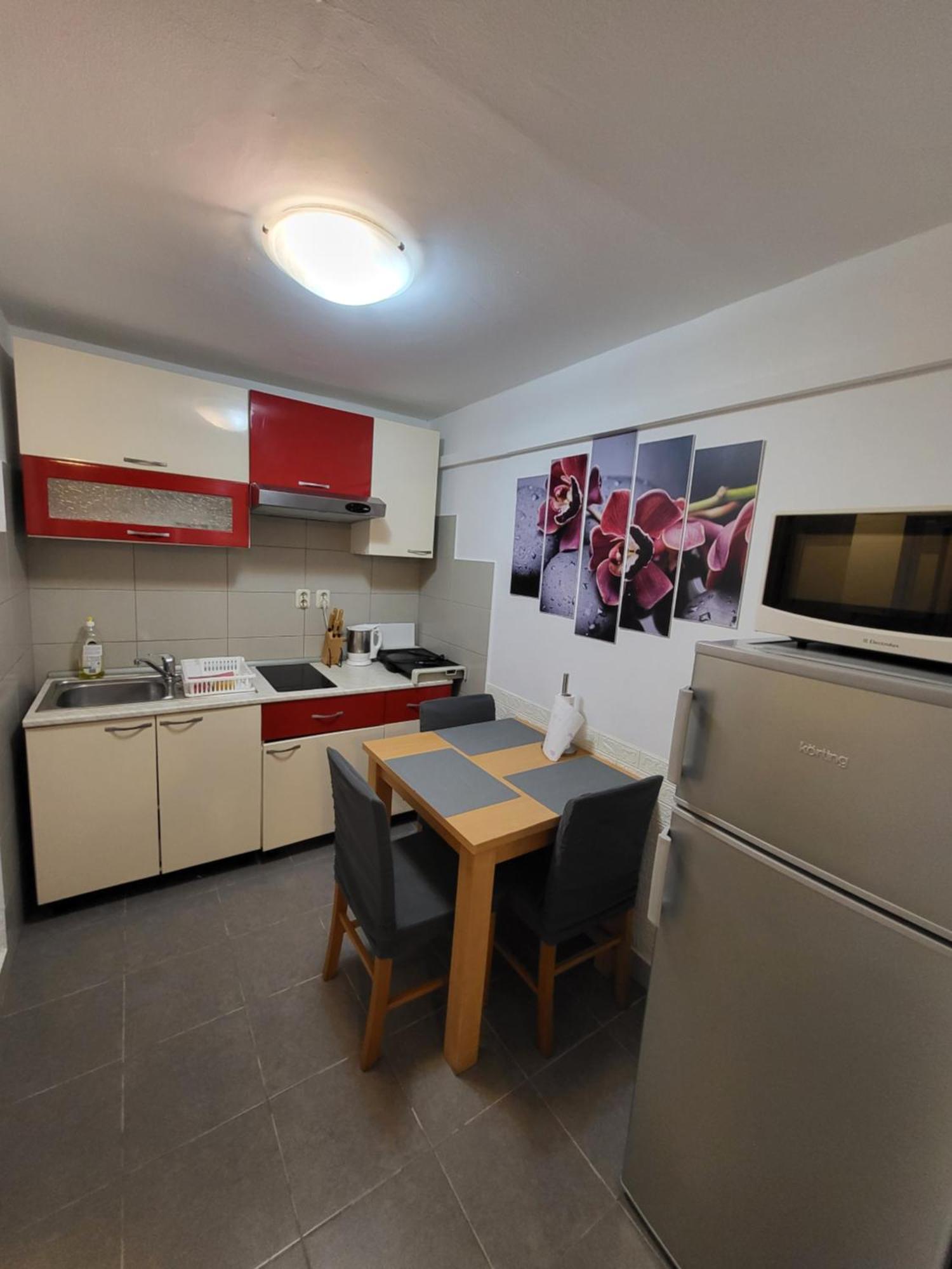 Apartmani I Sobe Mara Palit Exterior photo